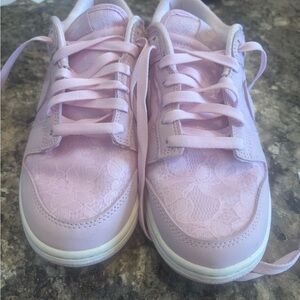 BARELY USED FLORAL NIKE DUNKS